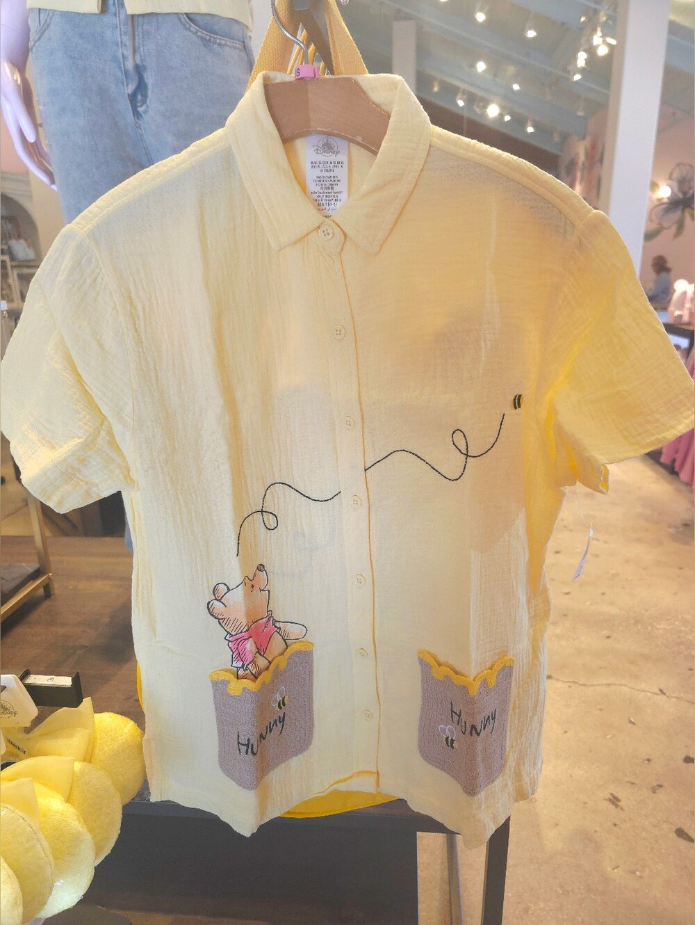 Disney Parks Yellow Winnie-the-Pooh Short-Sleeve Button Shirt Unisex